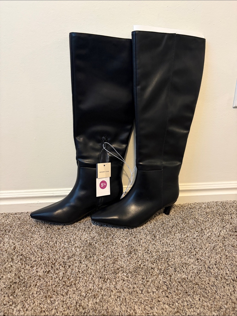 Universal Thread Black Pointed Toe Knee-High Heeled Boots